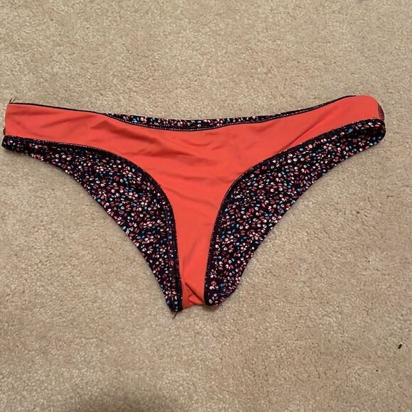 NWOT “Eidon Brand” Wildflower Bikini - Picture 10 of 14